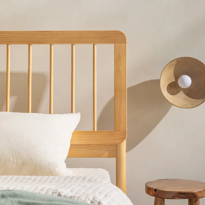 Cadre de lit queen avec tête de lit à barreaux en bois massif – Caramel / Pin naturel / Noir