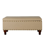 Banc de rangement capitonné avec garniture cloutée en bronze et pieds en bois – Beige / Damassé rouge et doré / Médaillon orange et crème / Tissé gris – 2-3 personnes