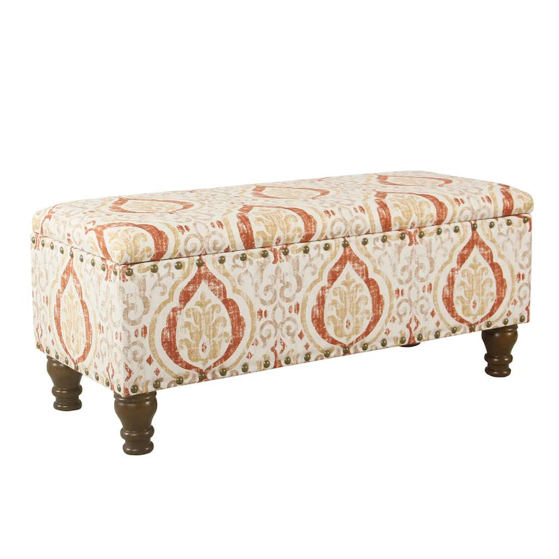 Banc de rangement capitonné avec garniture cloutée en bronze et pieds en bois – Beige / Damassé rouge et doré / Médaillon orange et crème / Tissé gris – 2-3 personnes