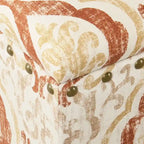 Banc de rangement capitonné avec garniture cloutée en bronze et pieds en bois – Beige / Damassé rouge et doré / Médaillon orange et crème / Tissé gris – 2-3 personnes