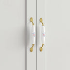 Armoire de chambre avec penderie, 3 étagères et poignées dorées – Blanche